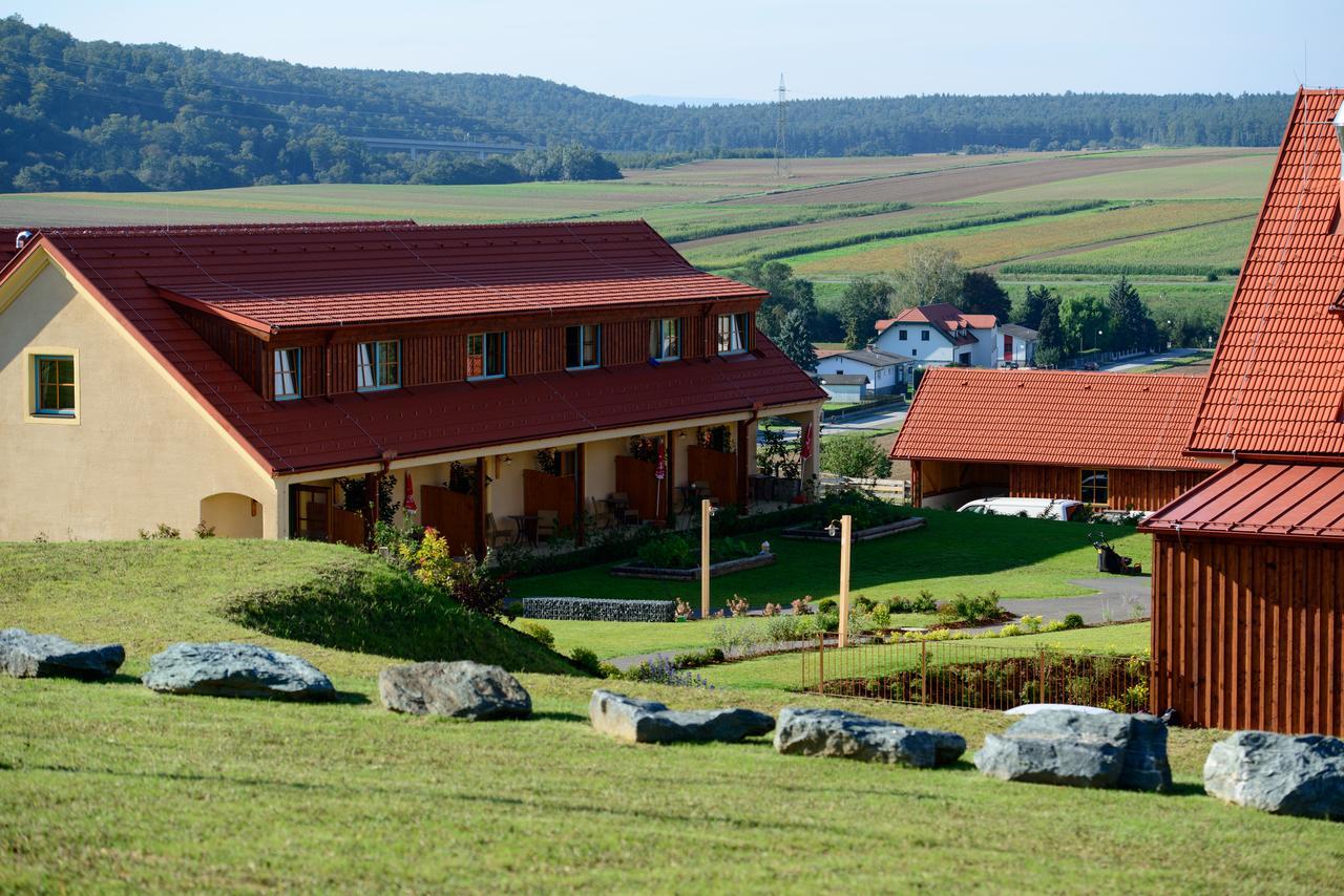 Jufa Hotel Neutal Exteriör bild
